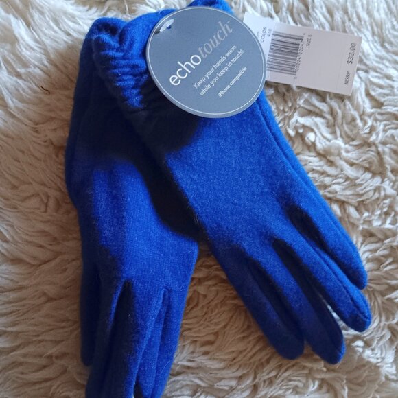 Keep Warm & Keep In Touch! iPhone Compatible Sweet Blue Gloves - Picture 1 of 4